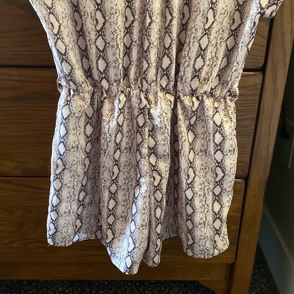 Joelle & CO snake skin romper - Picture 5 of 6